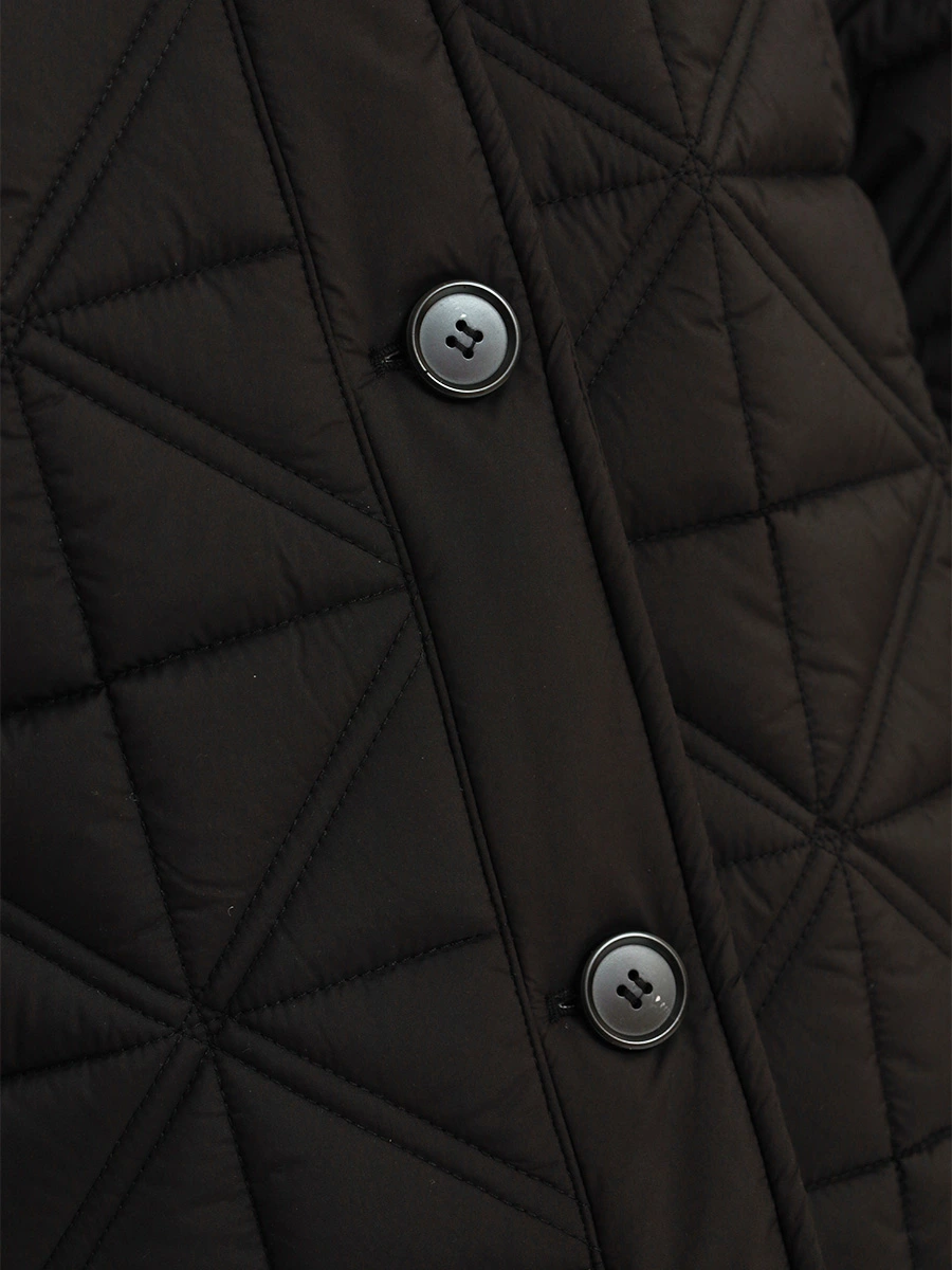 Куртка стеганая черного цвета с поясом на легком утеплителе